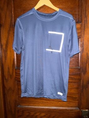 Small DKNay Sport Workout Top